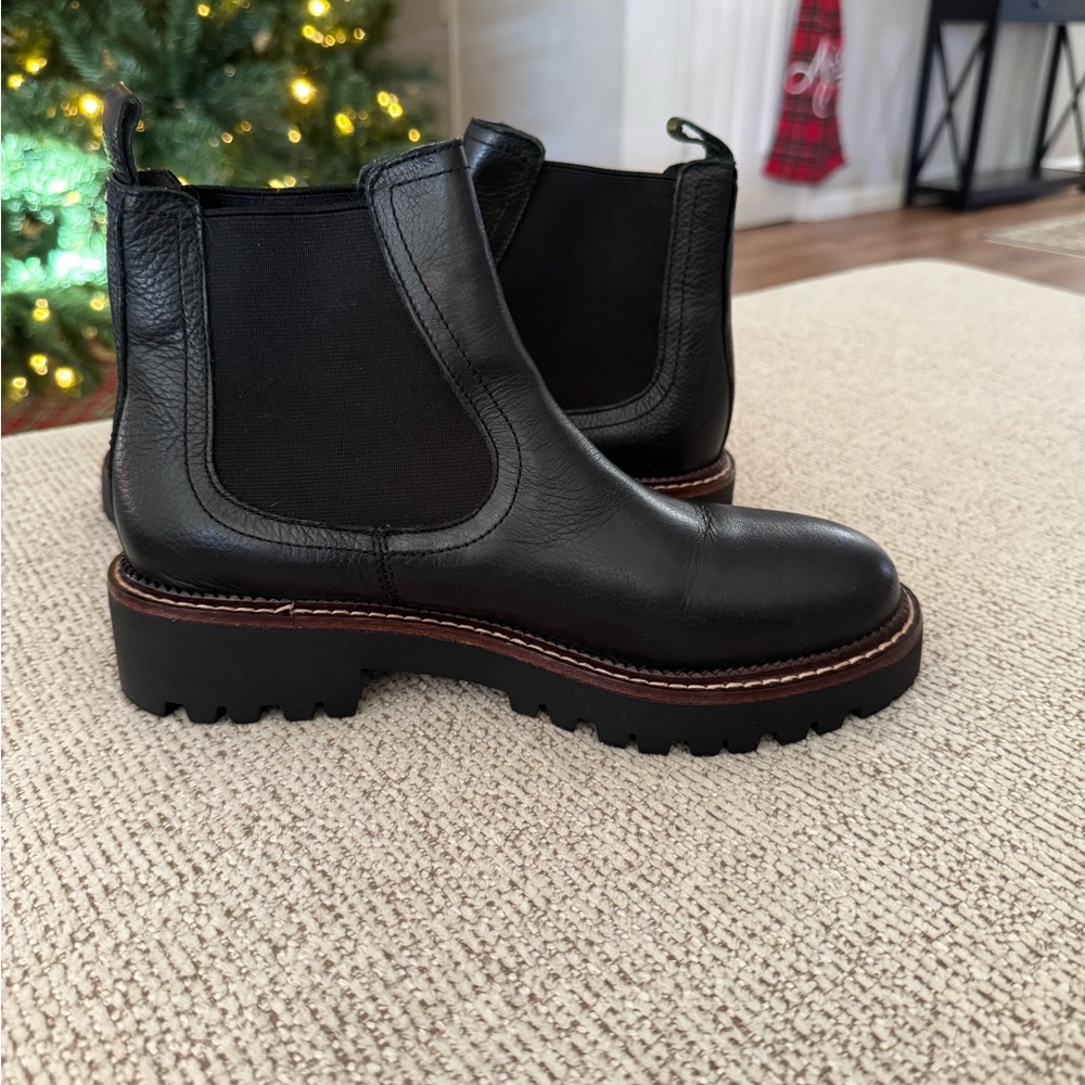 Women’s chelsea boot